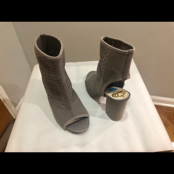 Grey Booties - Picture 3 of 4